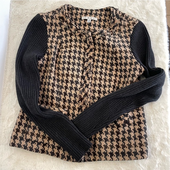 Cabi Houndstooth Mixer Sweater jacket with detachable faux fur collar, 4 - Picture 7 of 11